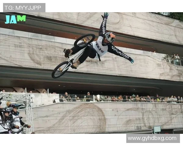 深圳极限运动队在滑板精英赛中以93分稳居积分榜首位